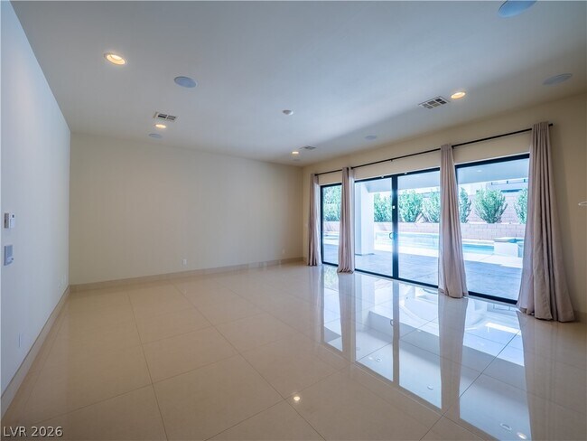 Building Photo - 7447 Yonie Ct