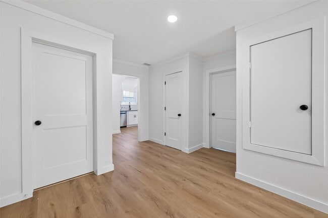 Building Photo - 2202 Hutchins St