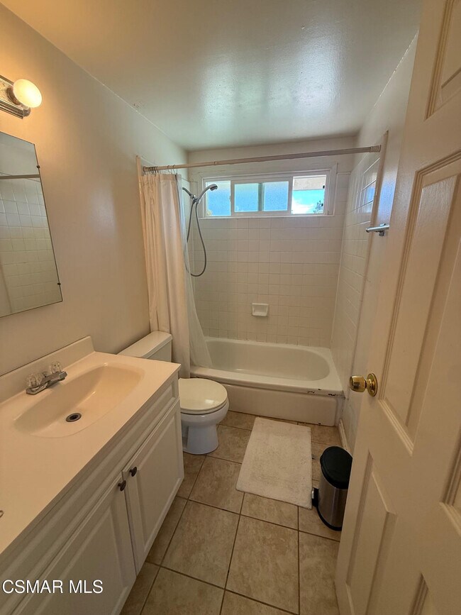 Building Photo - 1482 Paul St