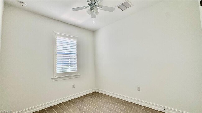 Building Photo - 43773 Sparrow Dr