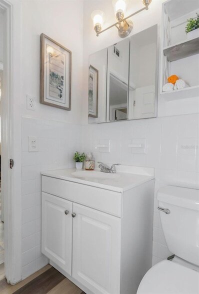 Building Photo - 676 Orangewood Dr