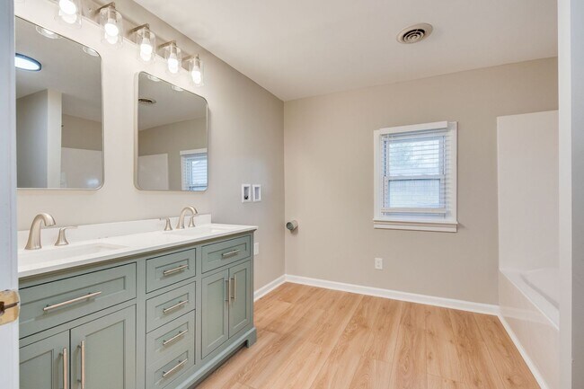 Building Photo - 2614 Mimosa Ln