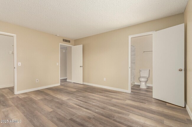 Building Photo - 16043 N 30th Ave