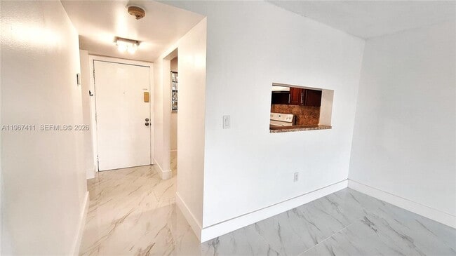 Building Photo - 10875 SW 112th Ave