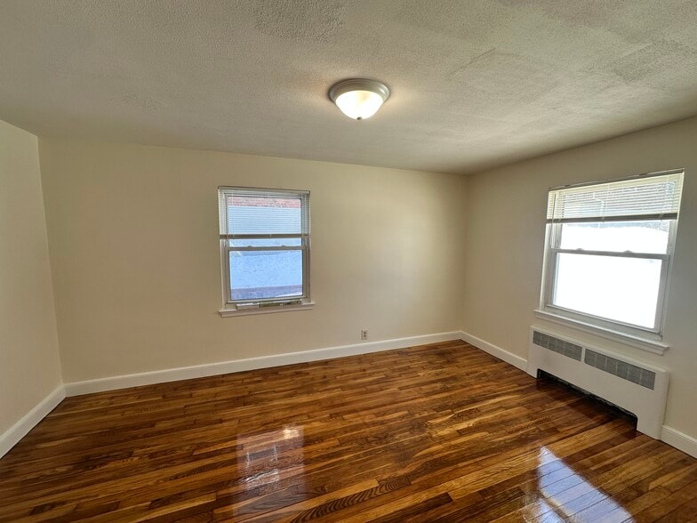 Building Photo - 186 Summit Ave