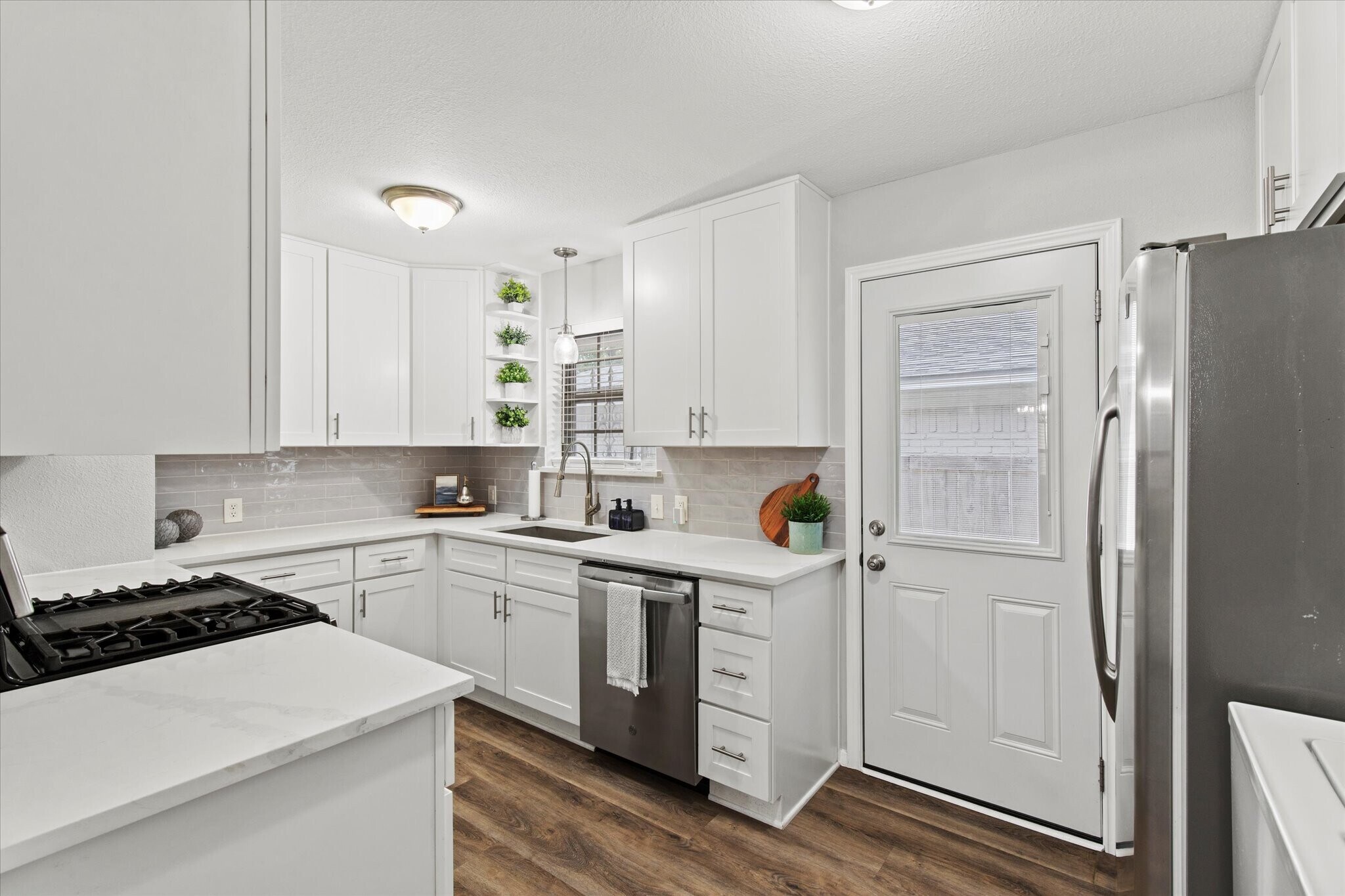 Fully Furnished Kitchen - 10023 Olmos Dr
