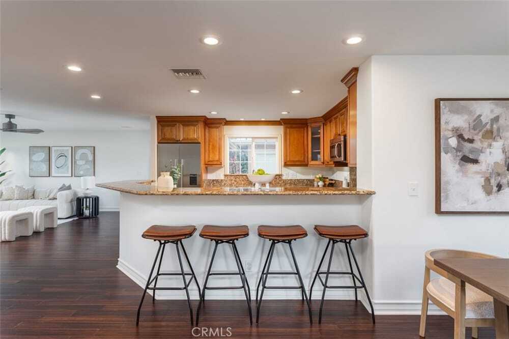 Building Photo - 2108 Lomina Ave
