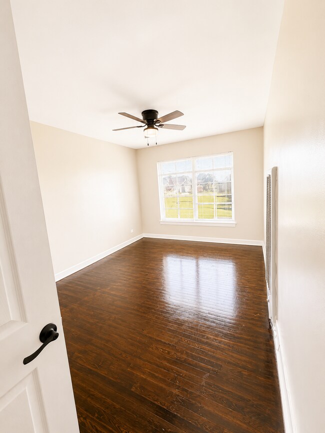 Building Photo - Bright and Spacious 1-Bedroom Near St. Mary’s and Woodlawn Lake
