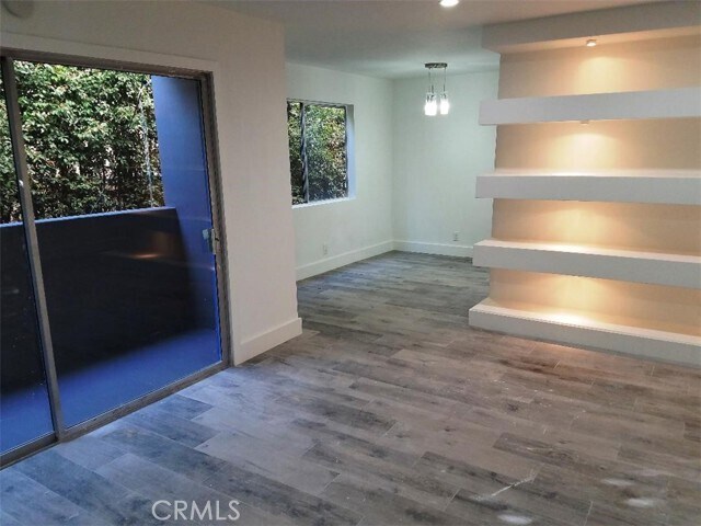 Building Photo - 811 6th Ct