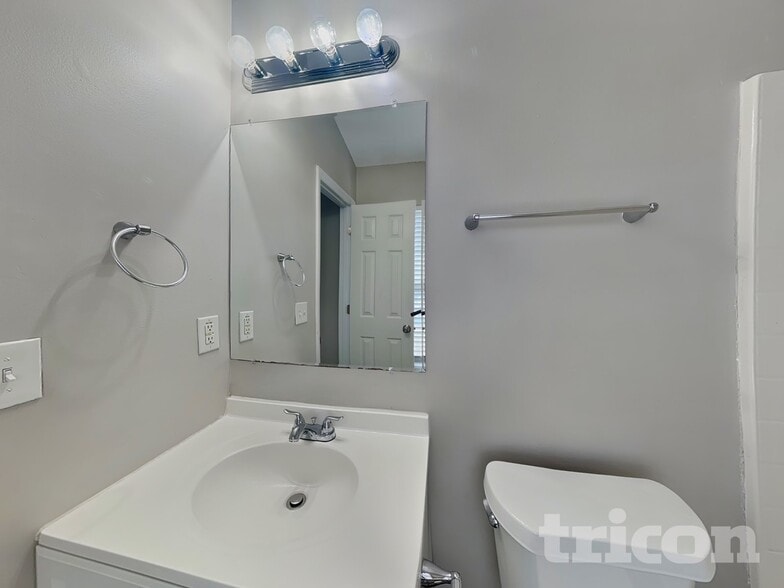 Building Photo - 5709 Bryanstone Pl