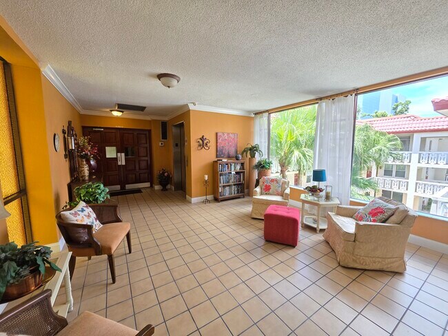 Building Photo - 1012 Pearce Dr