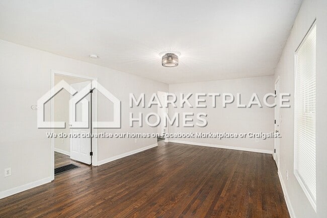 Building Photo - 2155 W Woodberry Ave