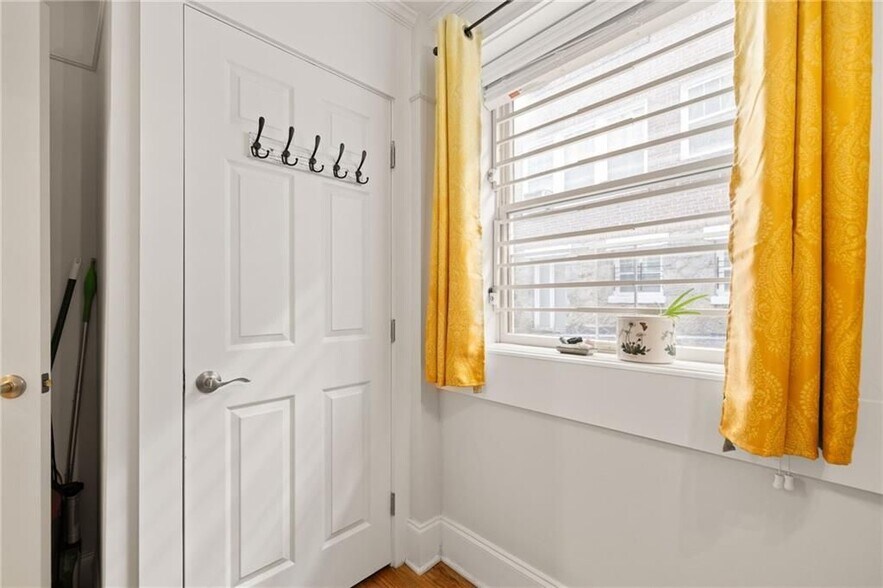 Building Photo - 259 14th St NE