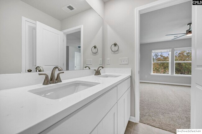 Building Photo - 231 Sunny Hl Dr