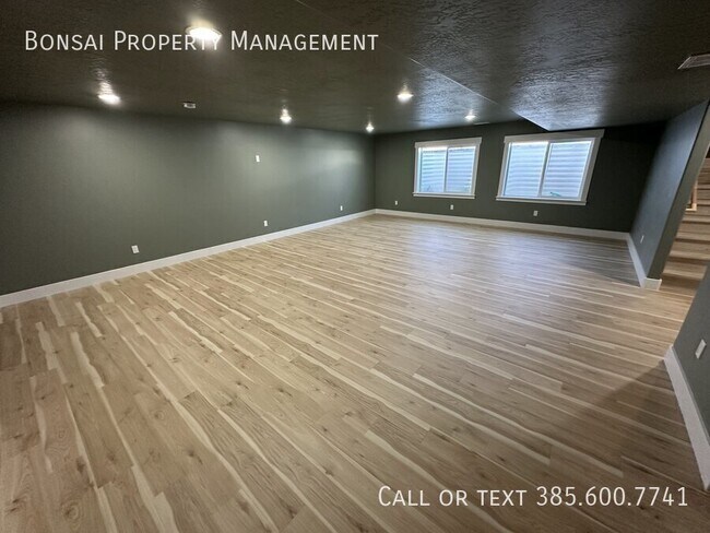 Building Photo - 4554 N Mt Ellen St
