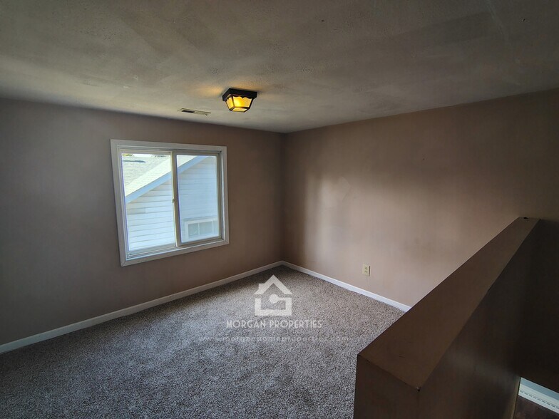 Building Photo - 207 Plum St