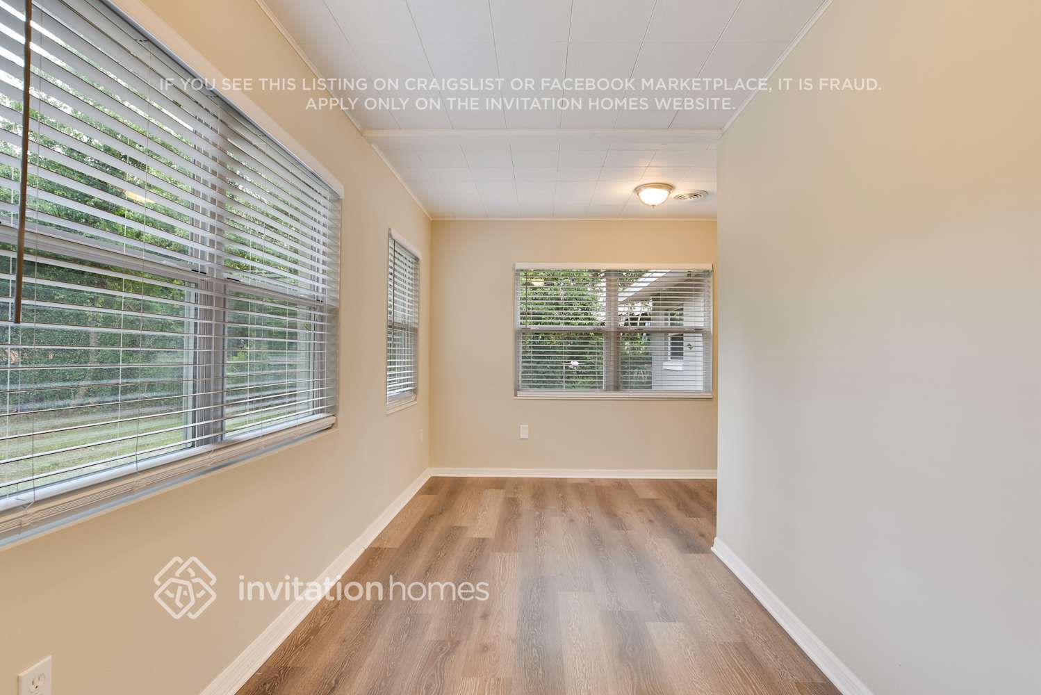 Building Photo - 5915 Westbury Dr