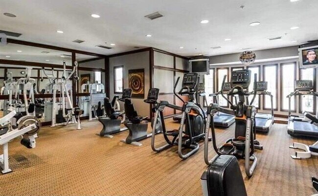 Building Photo - Stunning First level Luxury 2 Bed/2 Bath Condo Close to Everything in Dublin