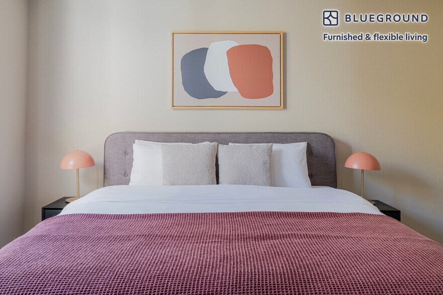 Building Photo - 800 High School Way