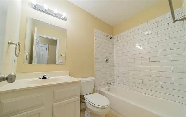 Building Photo - 2814 Meadowcliff Dr
