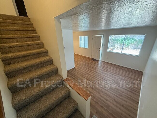 Building Photo - 2516 Chelwood Park Blvd NE