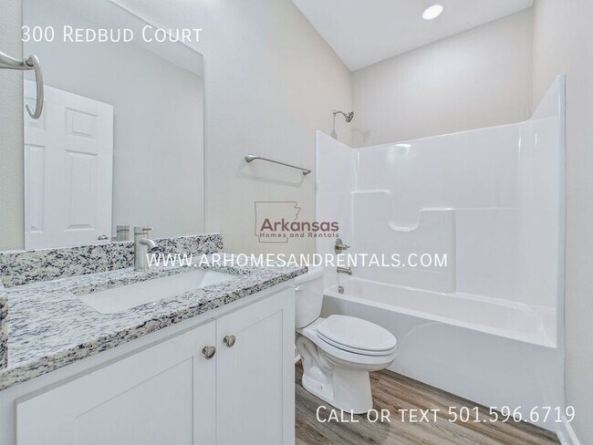 Building Photo - 300 Redbud Ct