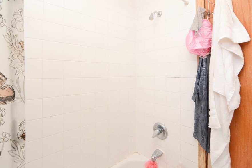 Building Photo - 819 N Wood St