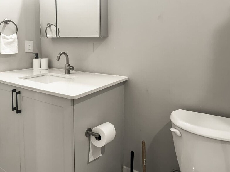 Building Photo - 626 N Delaware Ave