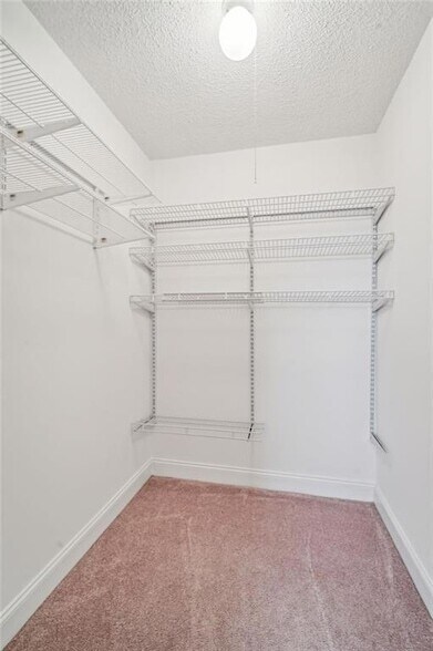 Building Photo - 2479 Peachtree Rd NE