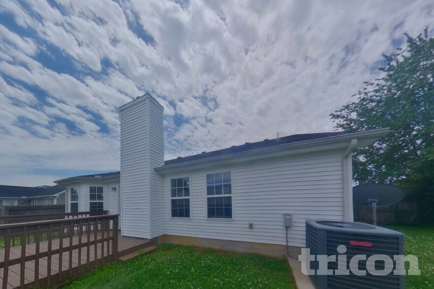 Building Photo - 3310 Perlino Dr