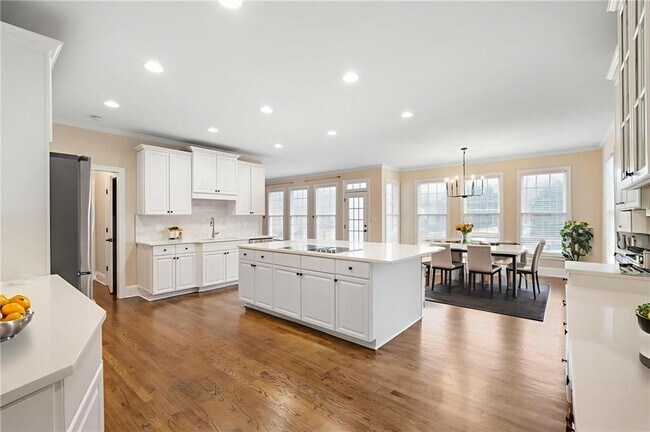 Building Photo - 870 Longstone Landing