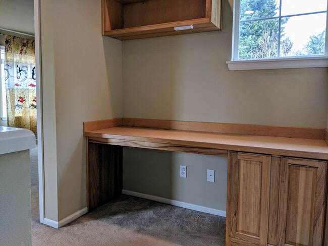 Building Photo - Beautiful 3 Bed 2.5 Bath 2 Story in Kirkland