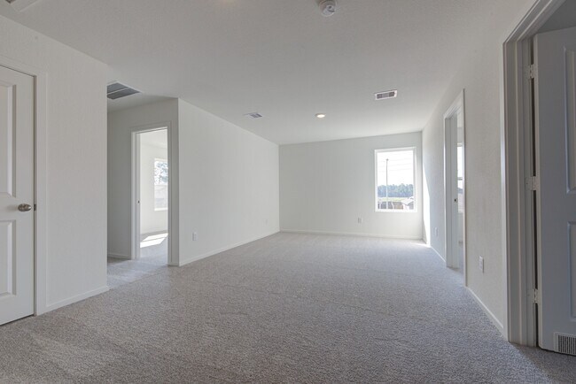 Building Photo - 285 Douglas Hls Dr