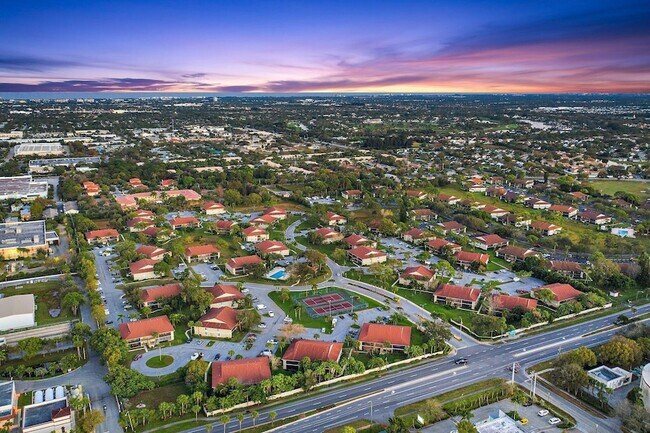 Building Photo - 6531 Chasewood Dr