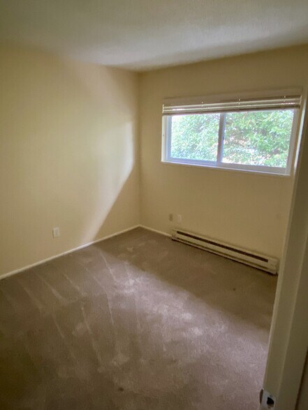 Building Photo - 1666 SE Umatilla St