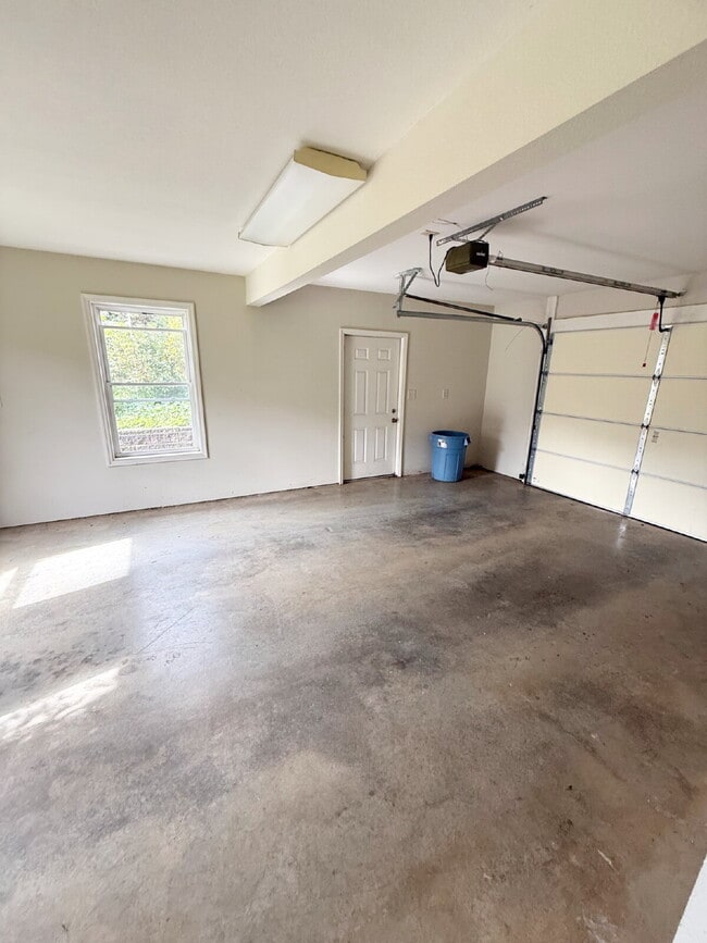 Building Photo - Spacious 3 Bed, 3 Bath Home in Ratcliff Cove Community – Available Soon!