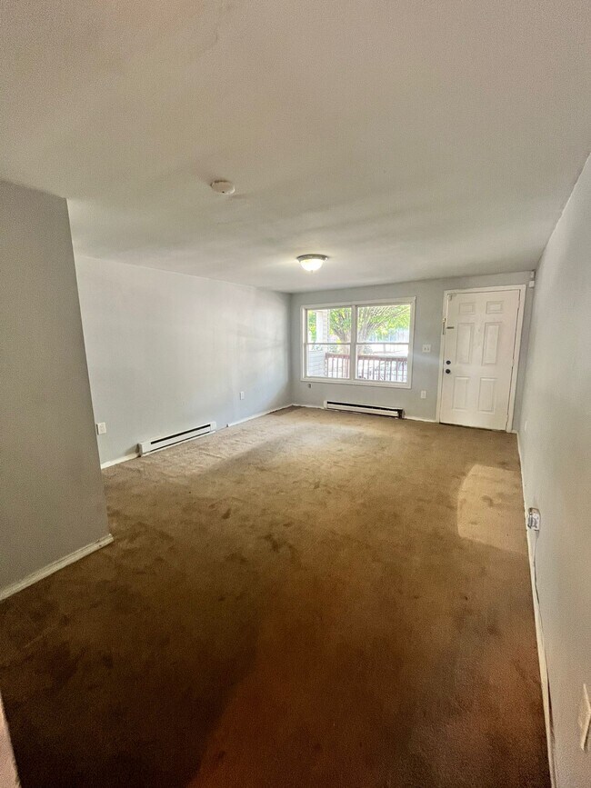 371 Whiton St - 366 Whiton St