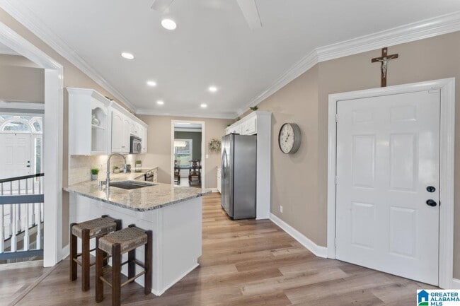 Building Photo - 20892 Sharon Dr