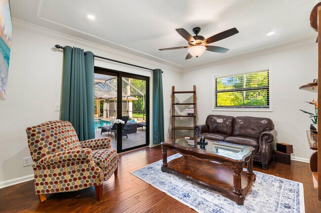 Building Photo - 12466 Quercus Ln