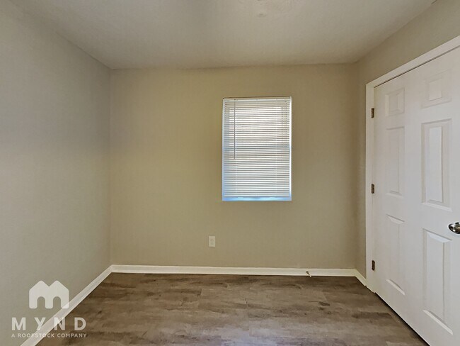 Building Photo - 5575 Oglesby Rd