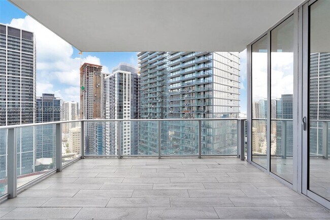 Building Photo - 851 NE 1st Ave