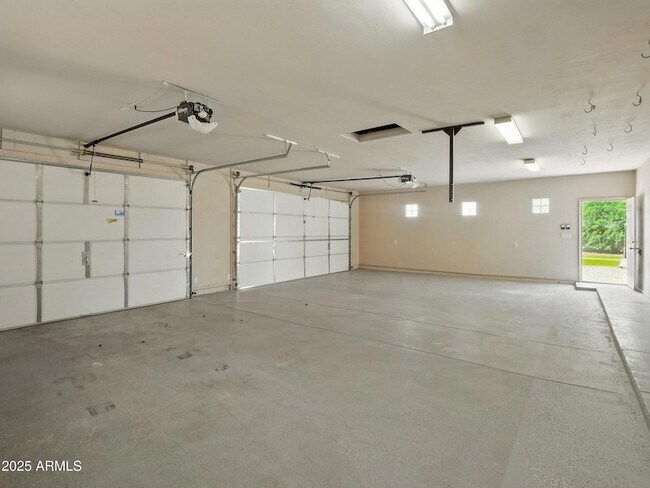 Building Photo - 12210 N 67th St