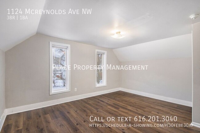 Building Photo - 1124 Mcreyonlds - 3 bedroom with four seas...