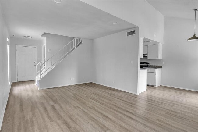 Primary Photo - 2410 A Patrick Henry St