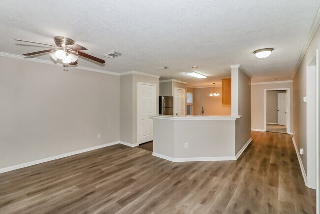 Building Photo - 1014 Vera Cruz Dr