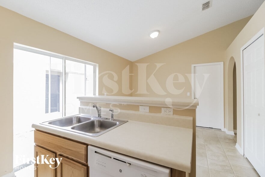 Building Photo - 2684 Whispering Trails Dr