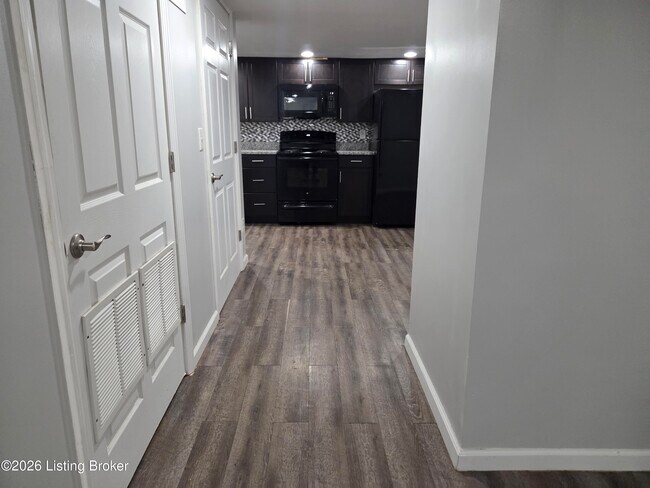 Building Photo - 1209 Durrett Ln