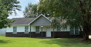 Building Photo - 411 Chapelwood Dr