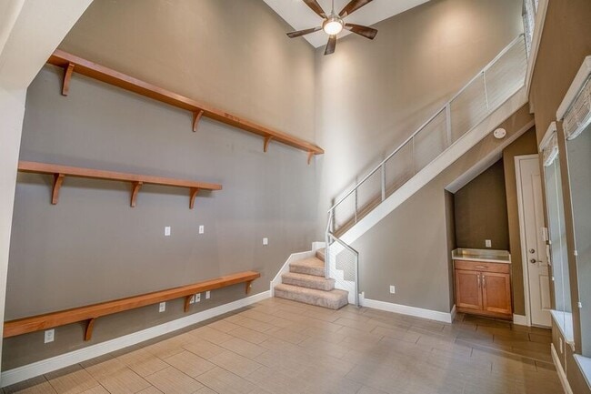 Building Photo - 14113 Walcott Avenue