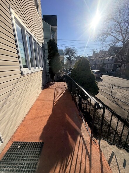 Building Photo - 124 Winfield Ave